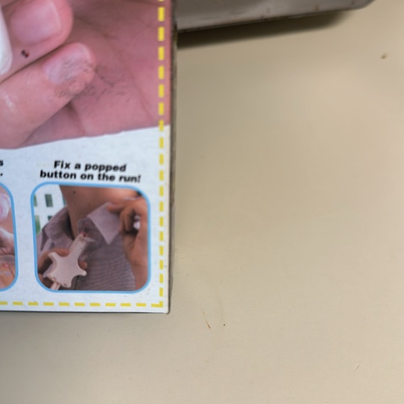 Button Magic portable buttoning machine - Picture 4 of 9